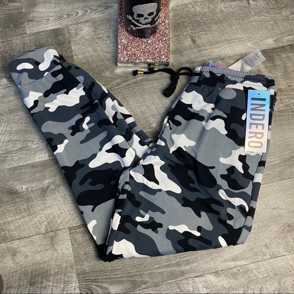 Black grey camouflage fleece lined joggers pocket